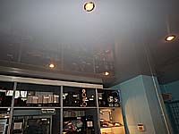 фотография натяжного потолка в магазине